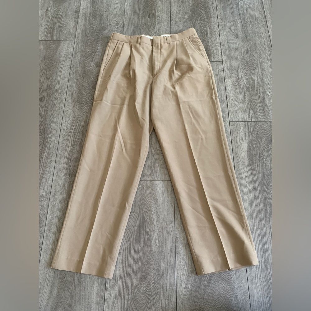 Christopher Hayes used dress pants in good condition